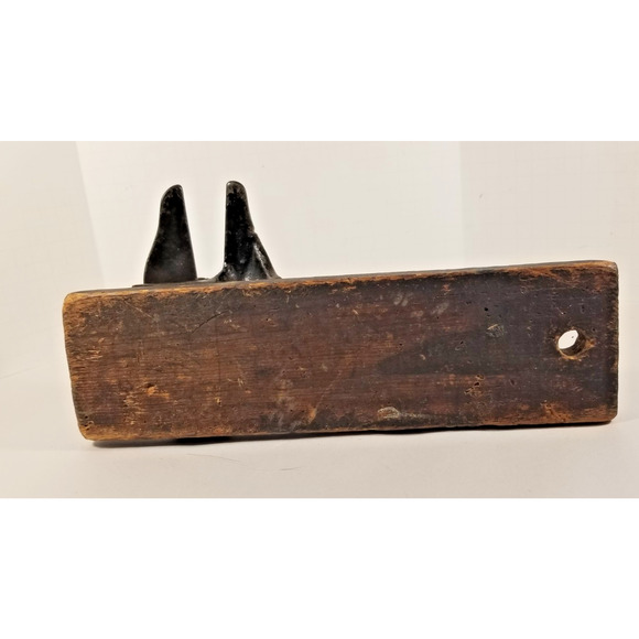 Old Soul Americana: Antique Cast Iron Nutcracker On Wood Primitive Farmhouse - Picture 4 of 12